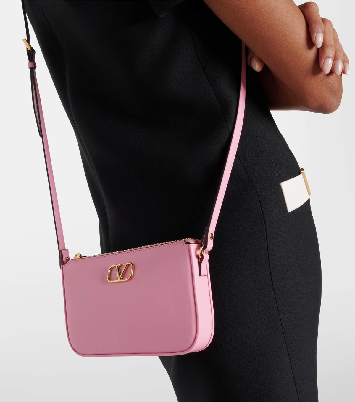ショルダーバッグ・ポシェット VLOGO SIGNATURE SMALL SHOULDER BAG IN SHINY LEATHER Valentino Garavani VLogo Signature Small leather shoulder