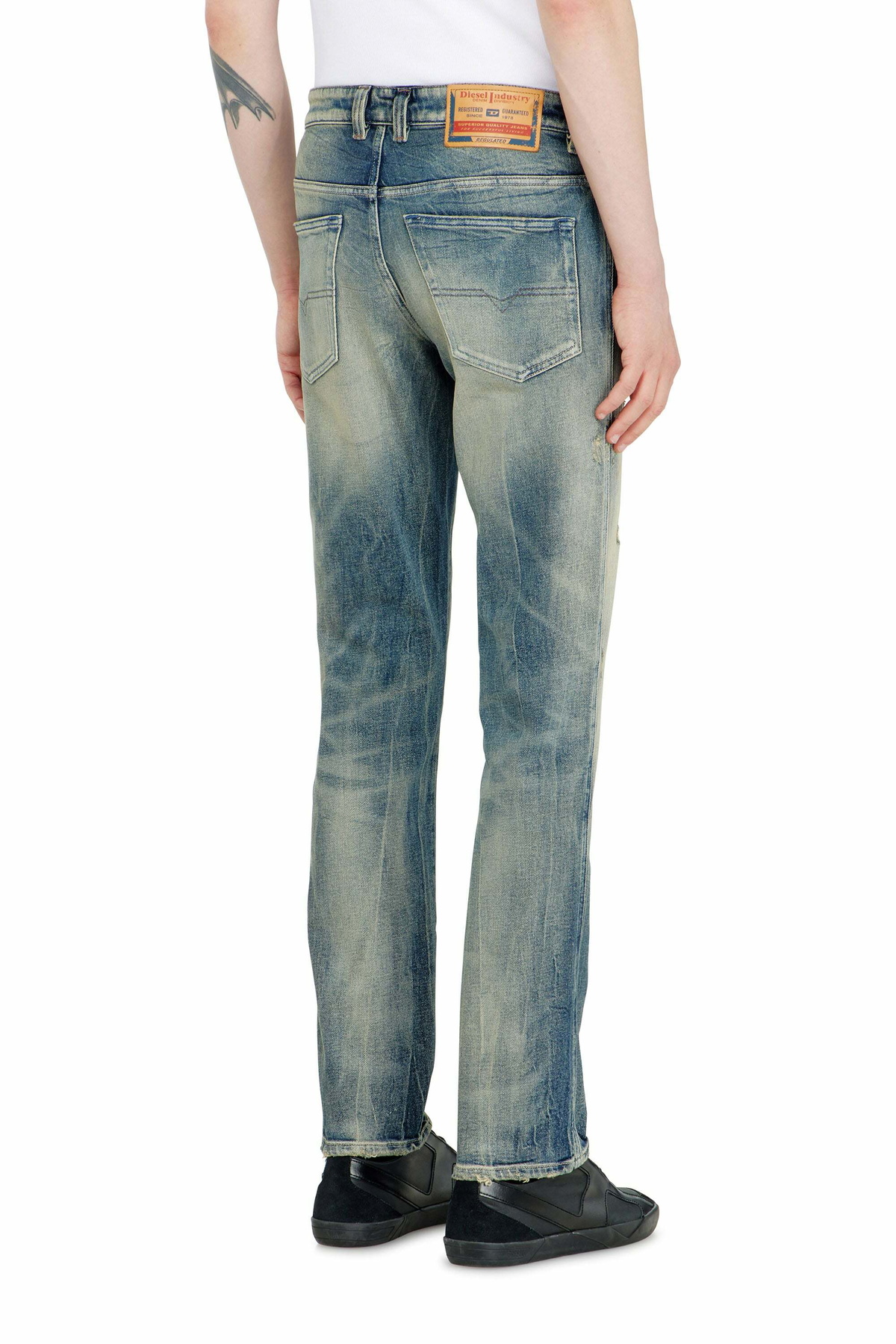 Diesel Slim Jeans Regular Waist 1993 D-Vyl - Jeans Mens in Blue