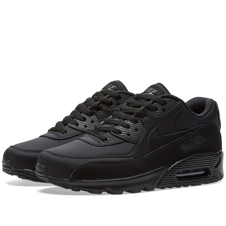 Photo: Nike Air Max 90 Essential