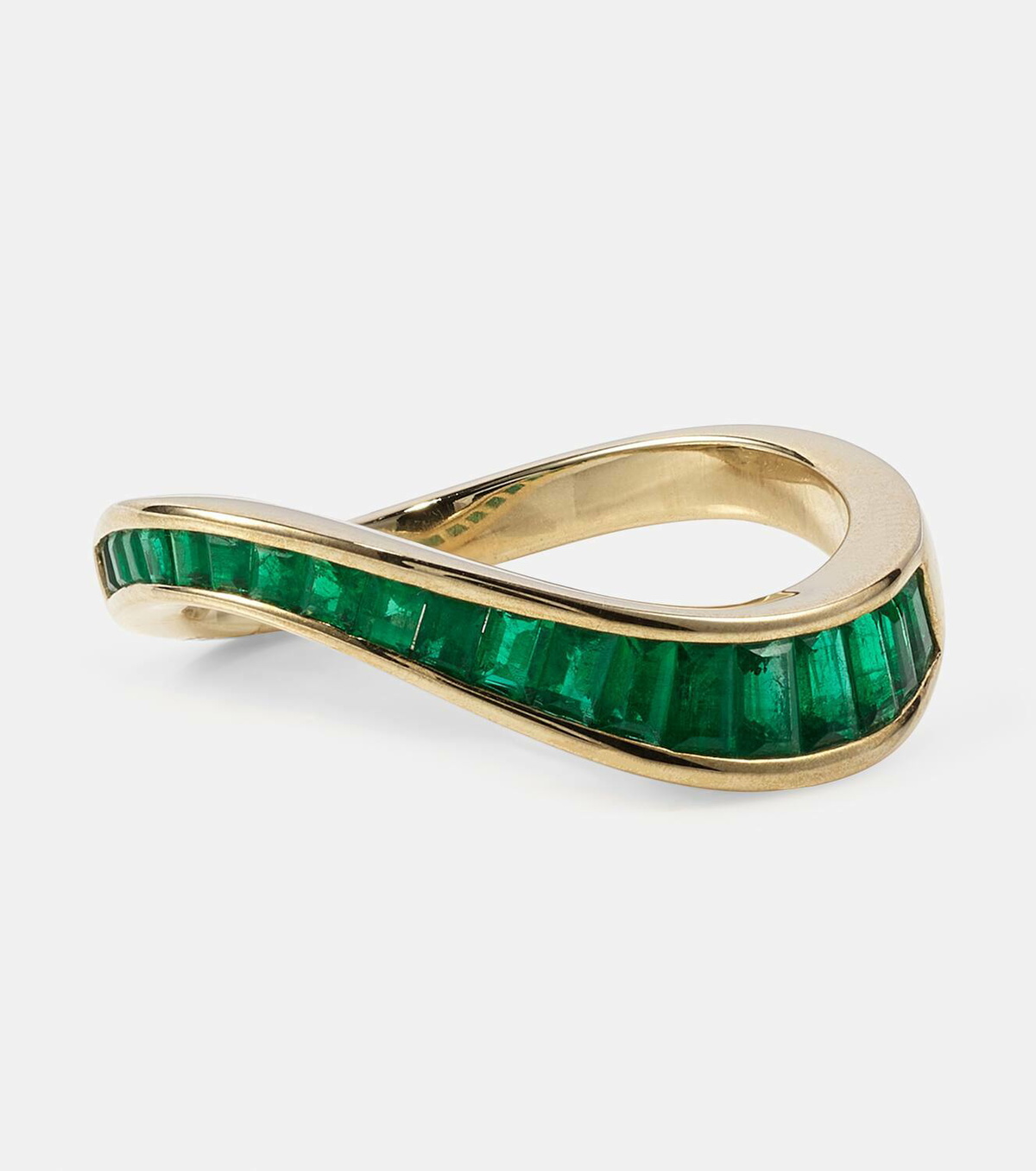 Rainbow K Wave 9kt gold rind with emeralds