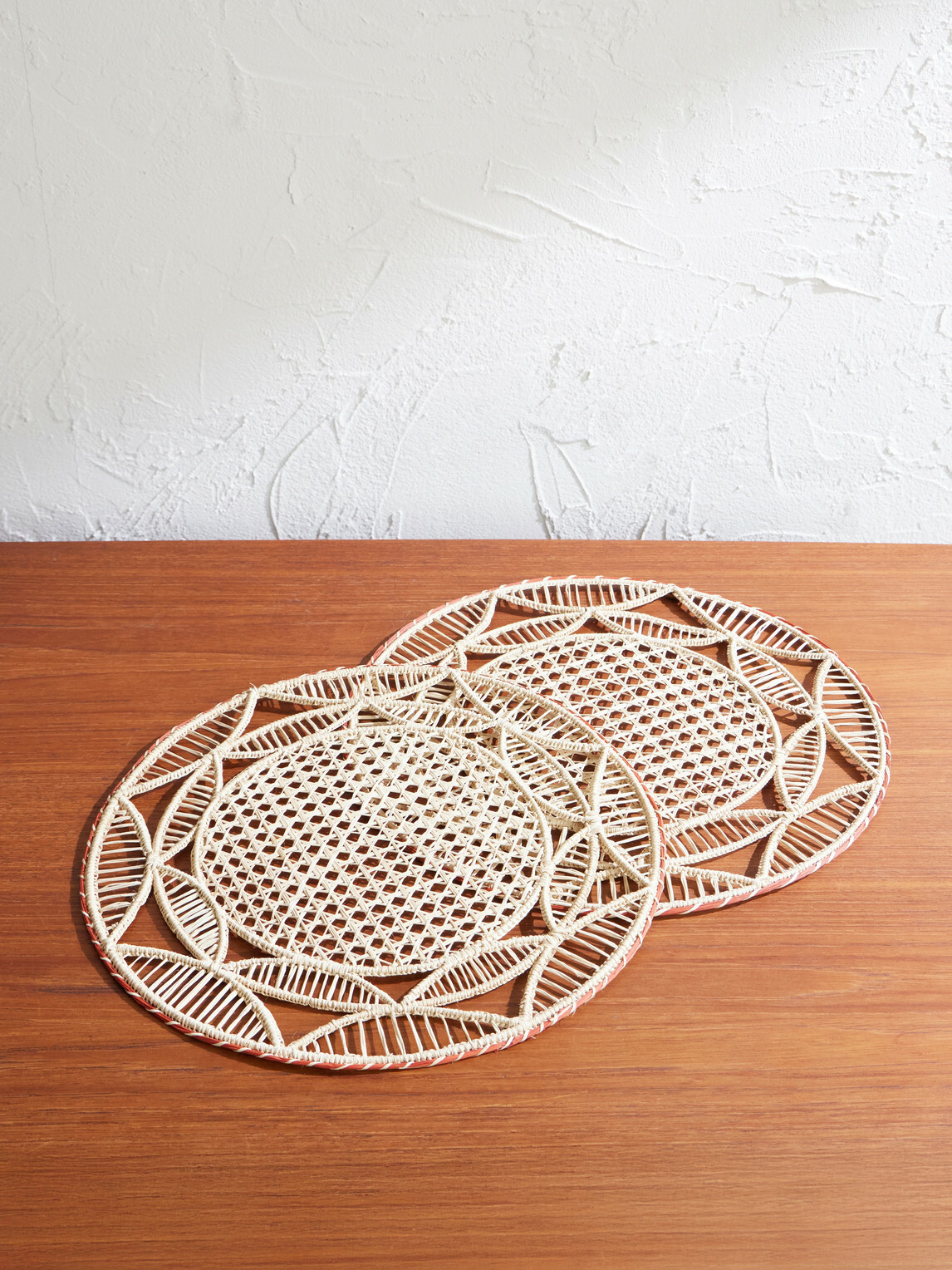 La DoubleJ - Set of Two Iraca Palm Placemats