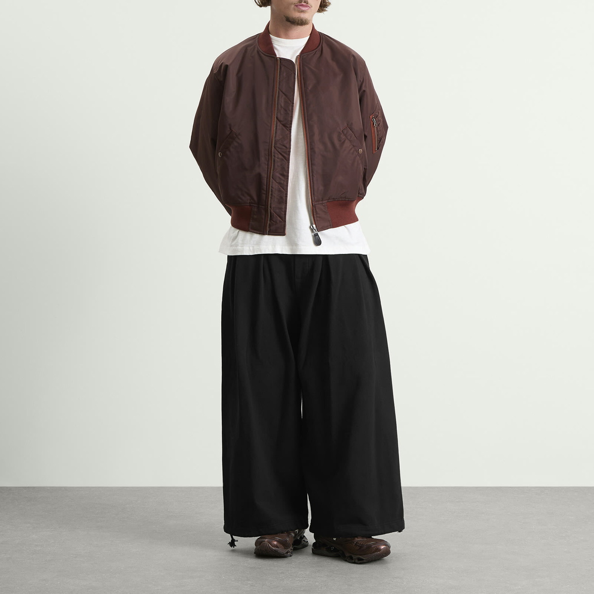 Anglan Men's Double Valley Tuck Sweat Pants in Black