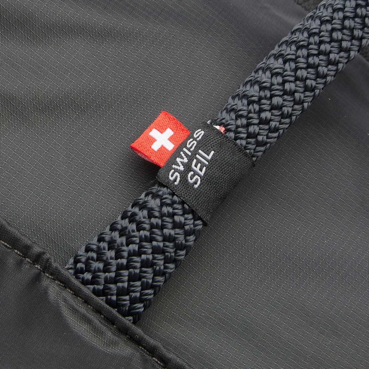 ON Track Pack 35L Lite in Magnet 