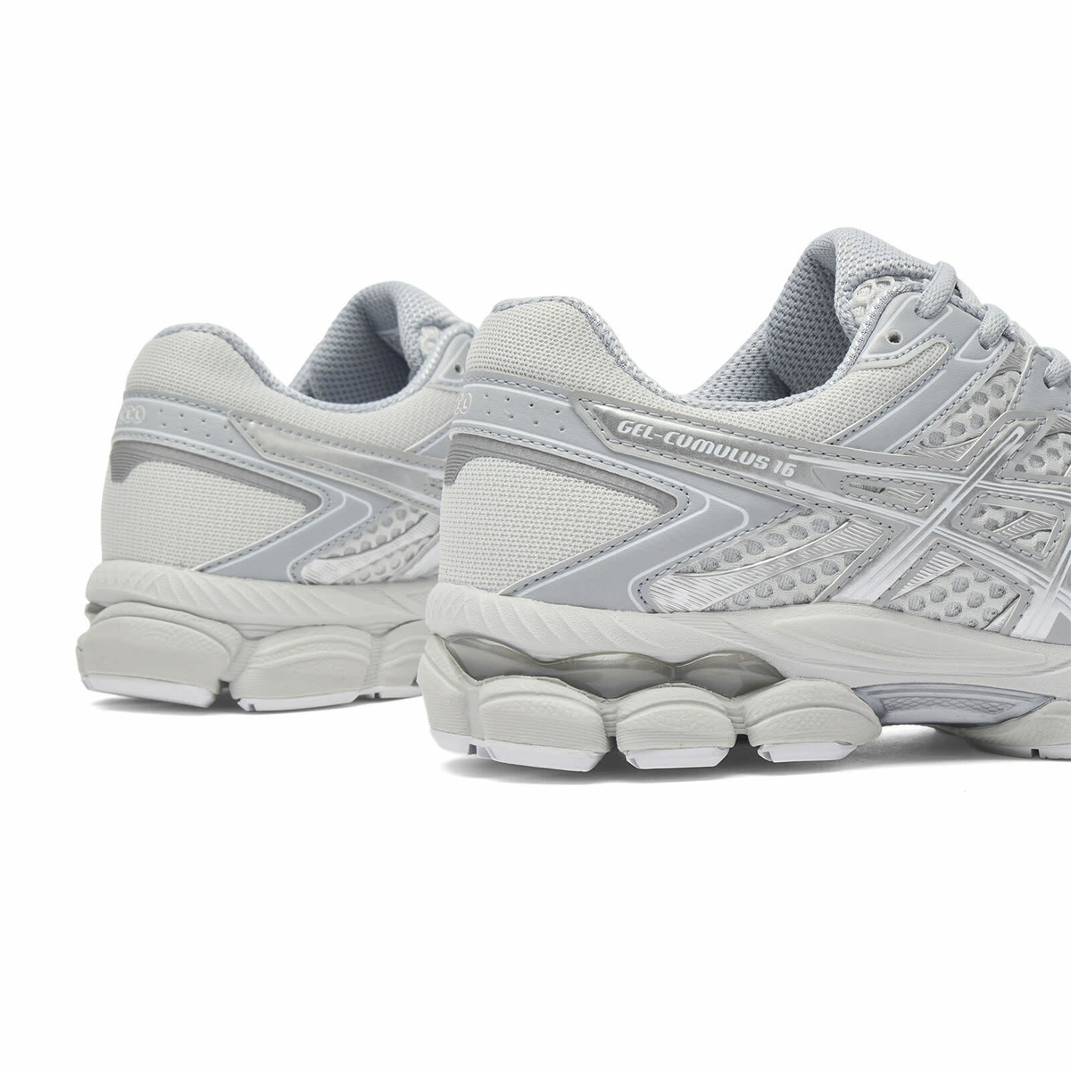 Asics GEL-CUMULUS 16 Sneaker in Glacier Grey/Pure Silver