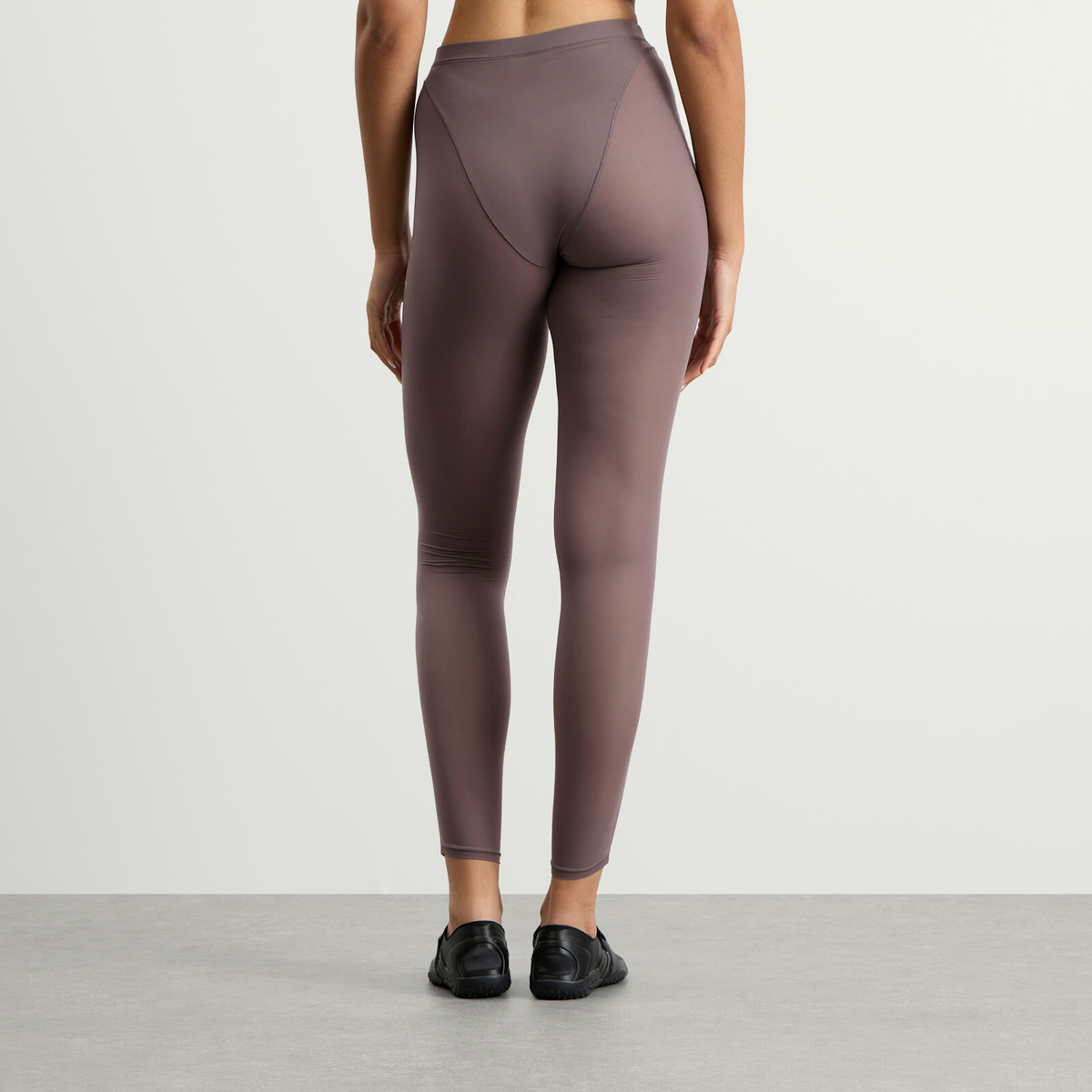 Nike Women's x SKIMS Weightless Layers V-Panel Legging 26 Inch in Resin