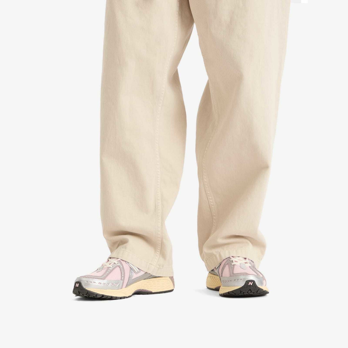 New Balance 1906R Sneaker in Rose Sugar