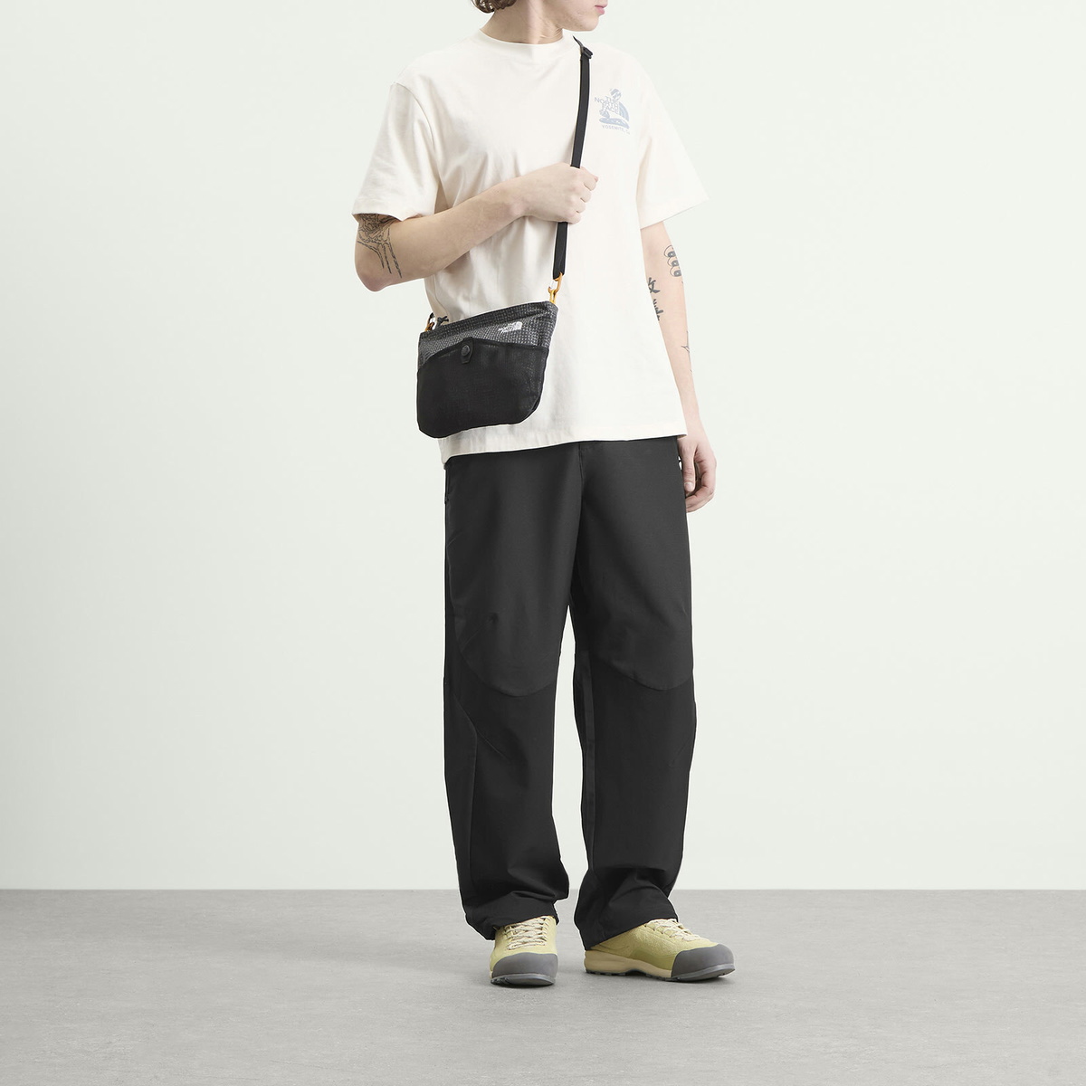 The North Face Men's Clyffe Shoulder Bag in Anthracite Grey/Tnf Black 