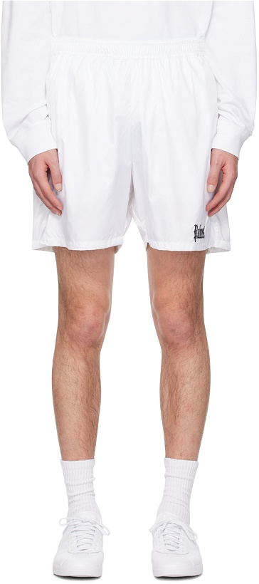 Photo: Palmes White Olde Shorts