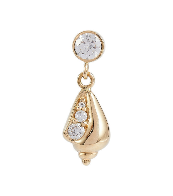 Photo: Sophie Bille Brahe - Conque de Diamant 18kt gold single earring with diamond