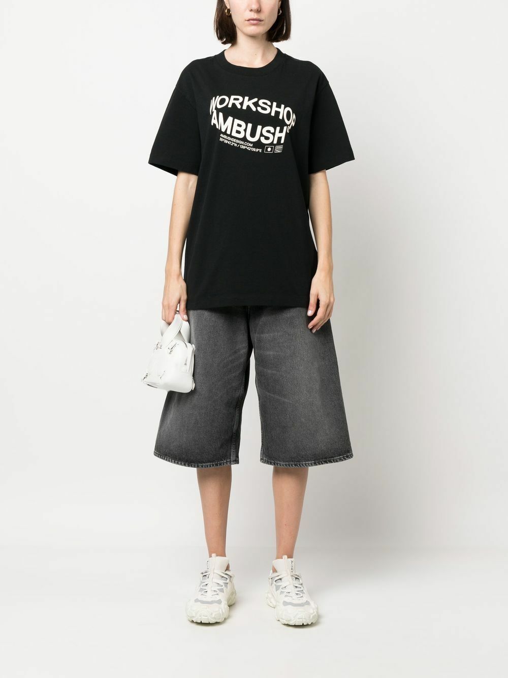 Tシャツ・カットソー AMBUSH FW22 T-SHIRT WITH LOGO (BMAA053_F22JER0014401) AMBUSH logo-embroidered crew-neck T-shirt | Black | FARFETCH