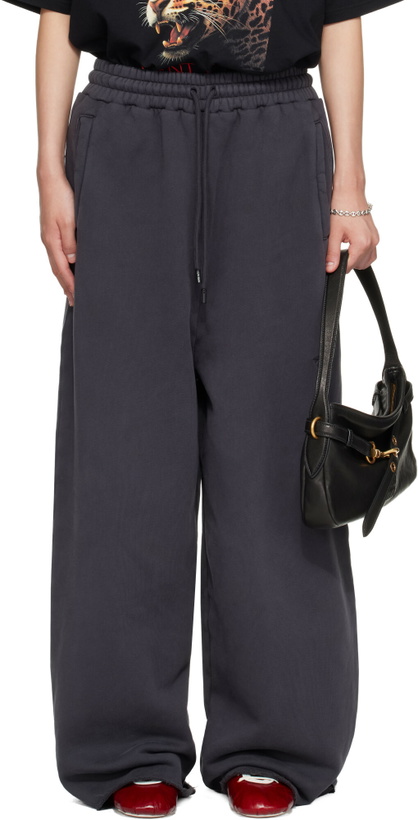 Photo: LU'U DAN Gray Raw-Cut Bontan Sweatpants