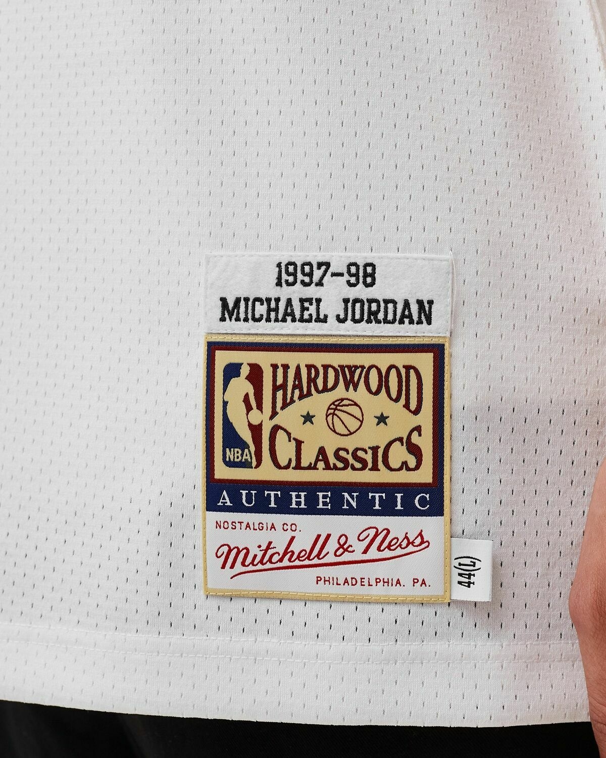 Mitchell & Ness Nba Authentic Jersey Chicago Bulls Home 1997 98 Michael Jordan #23 White - Mens - Jerseys
