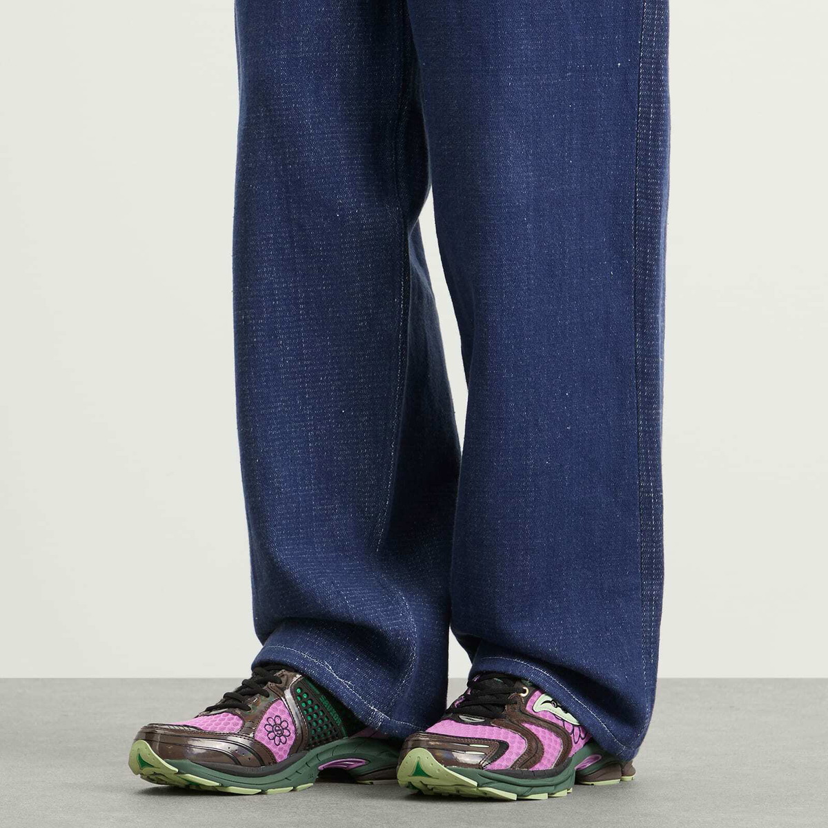 Saucony x Jae Tips Triumph 4 Sneaker in Purple