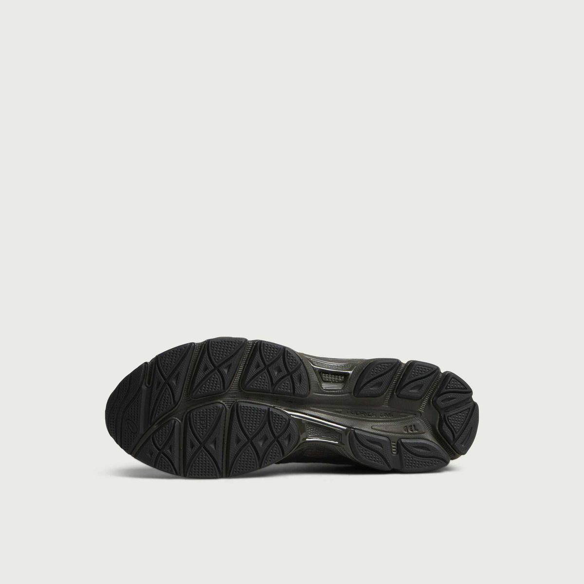 Asics GEL-CUMULUS 16 Sneaker in Cocoa Powder/Black