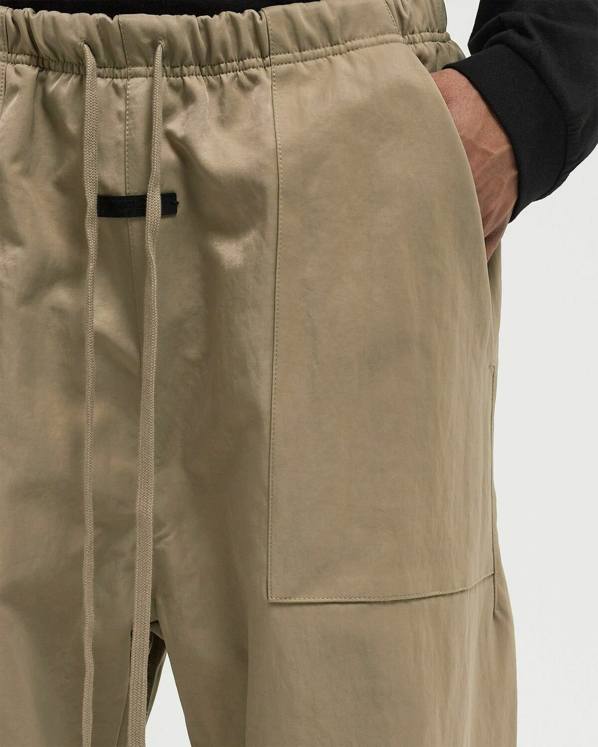 Fear of god ESSENTIALS ベージュ チノパン Fear of God Essentials TEXTURED NYLON UTILITY PANT Beige