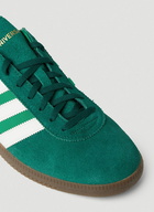 adidas - Universal Sneakers in Green