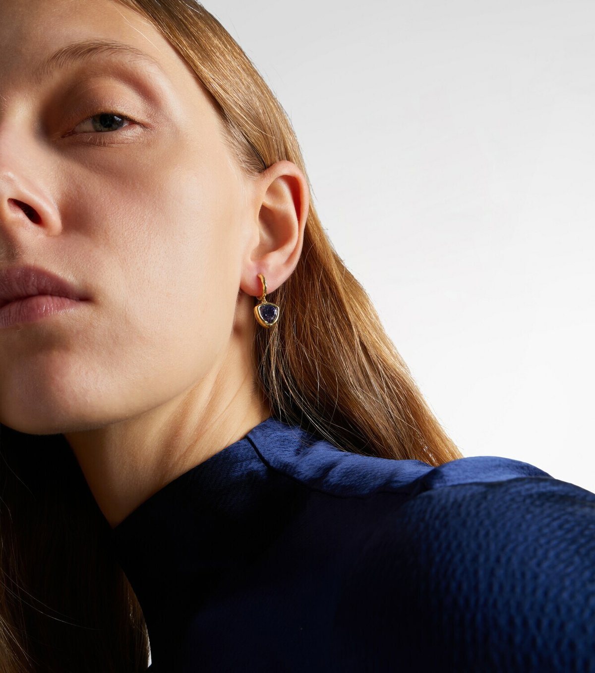 Octavia Elizabeth Hidden Gems 18kt gold (750/1000) hoop earrings with tanzanite