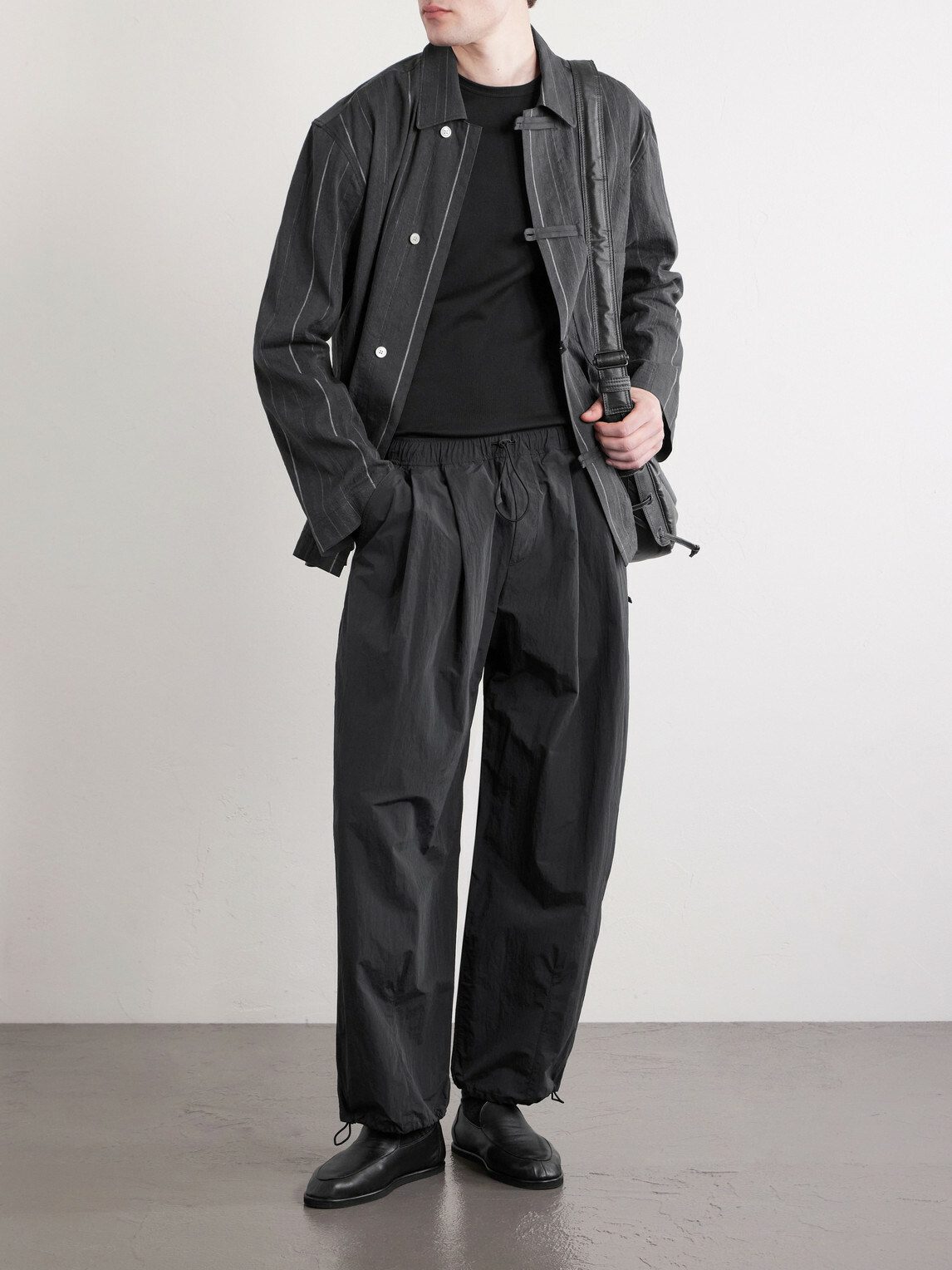 A Kind Of Guise - Chukar Straight-Leg Woven Trousers - Black