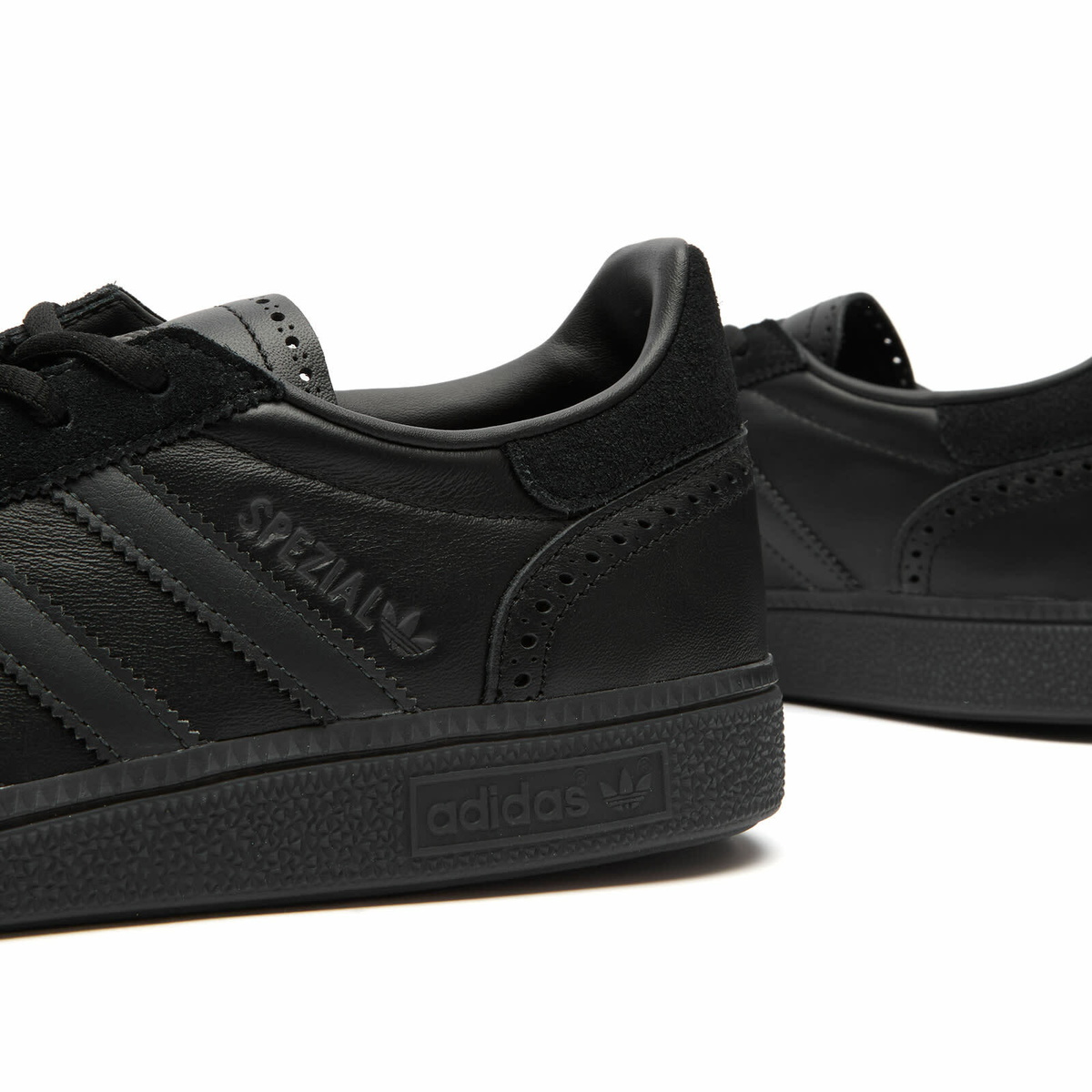 Adidas Handball Spezial Sneaker in Core Black/Carbon/Core Black