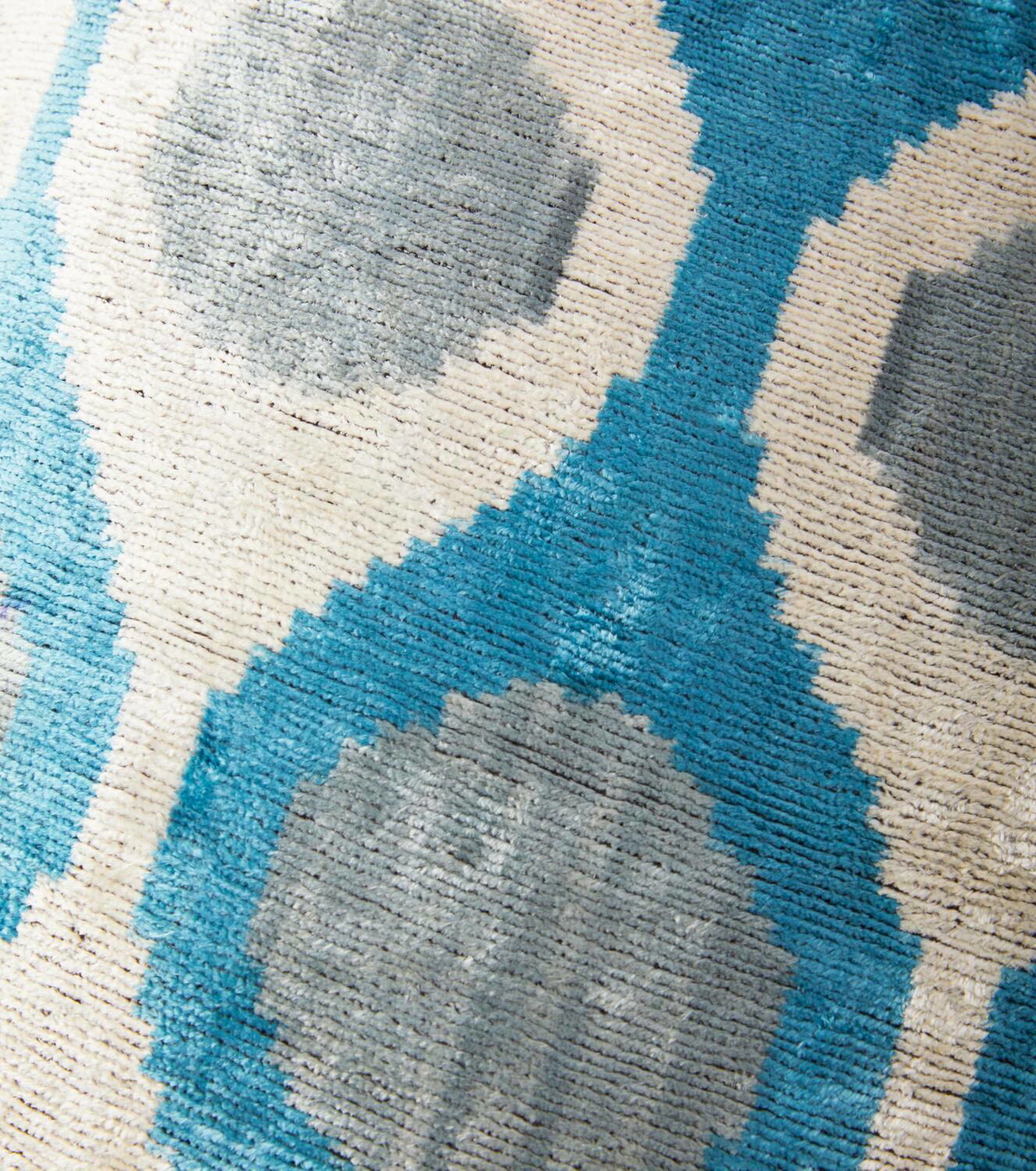 Les-Ottomans Silk velvet cushion