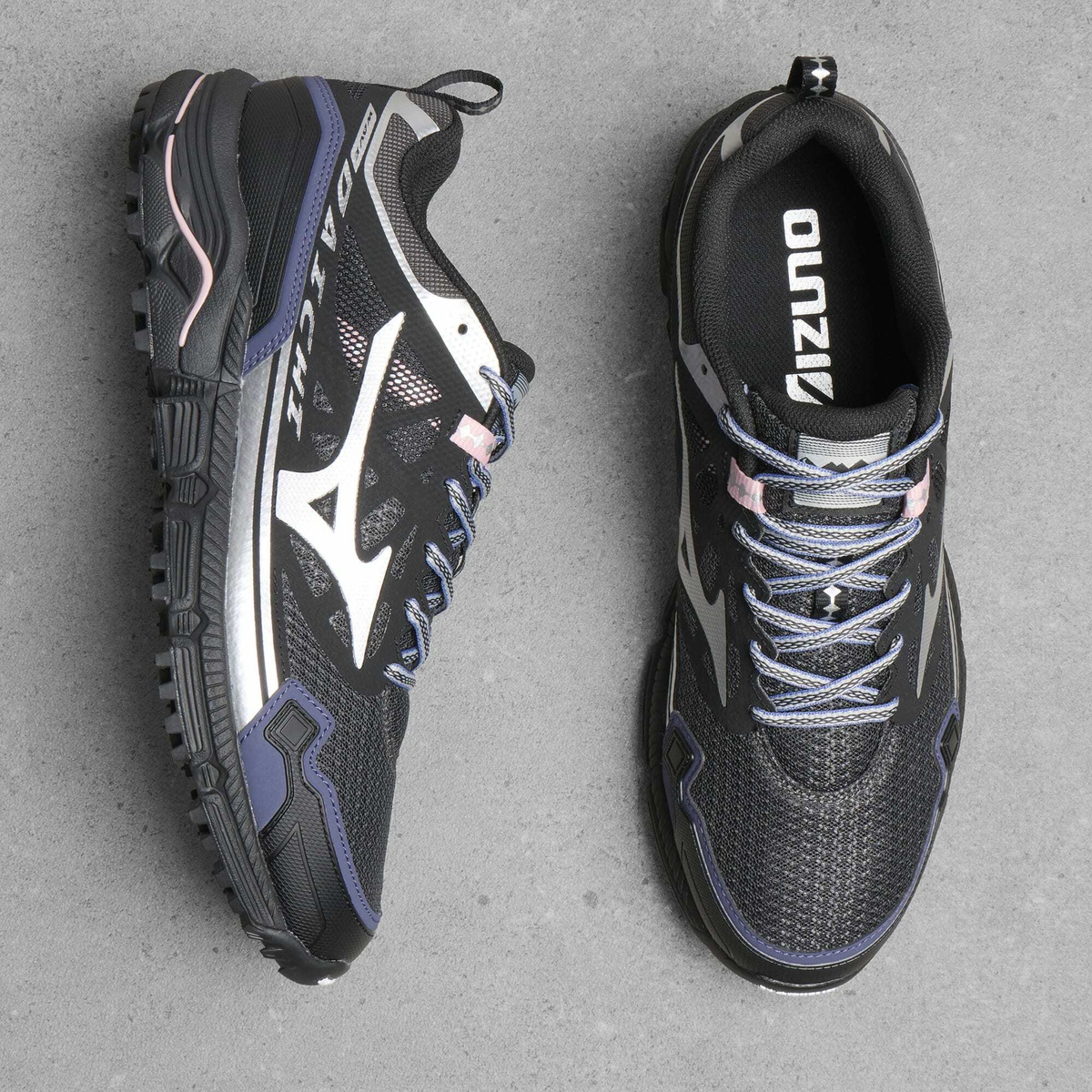 Mizuno Men's Wave Daichi LS Sneaker in Black Sand/Silver/Graystone