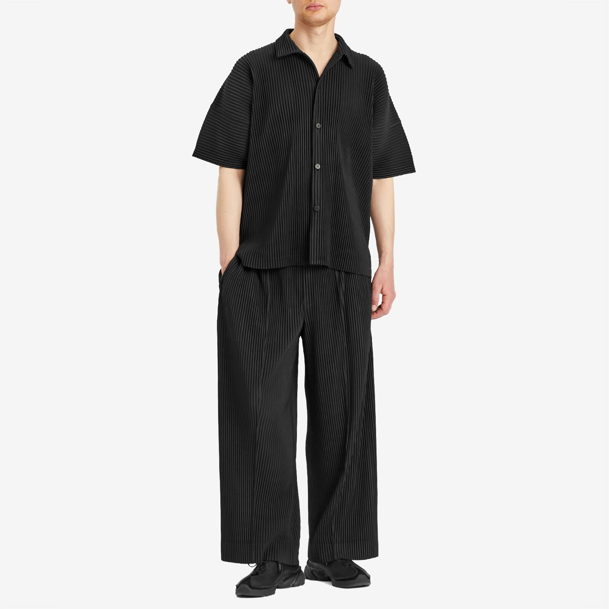 Homme Plissé Issey Miyake Men's Pleated Vacation Shirt in Black