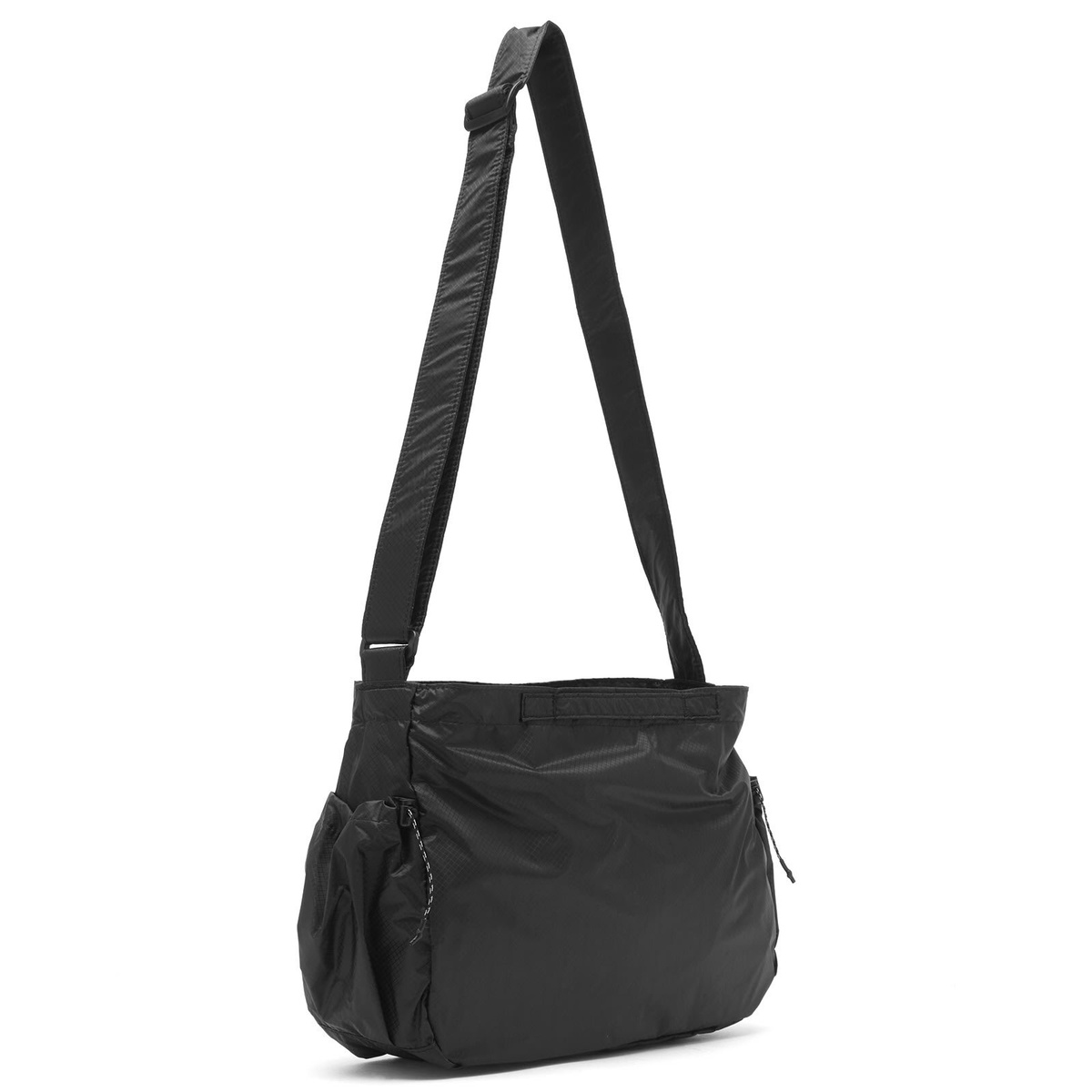 and wander Men's Sil Shoulder Bag in Black 