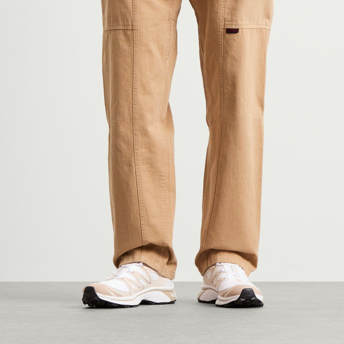 Salomon XT-6 EXPANSE Sneaker in White/Rainy Day &Oxford Tan