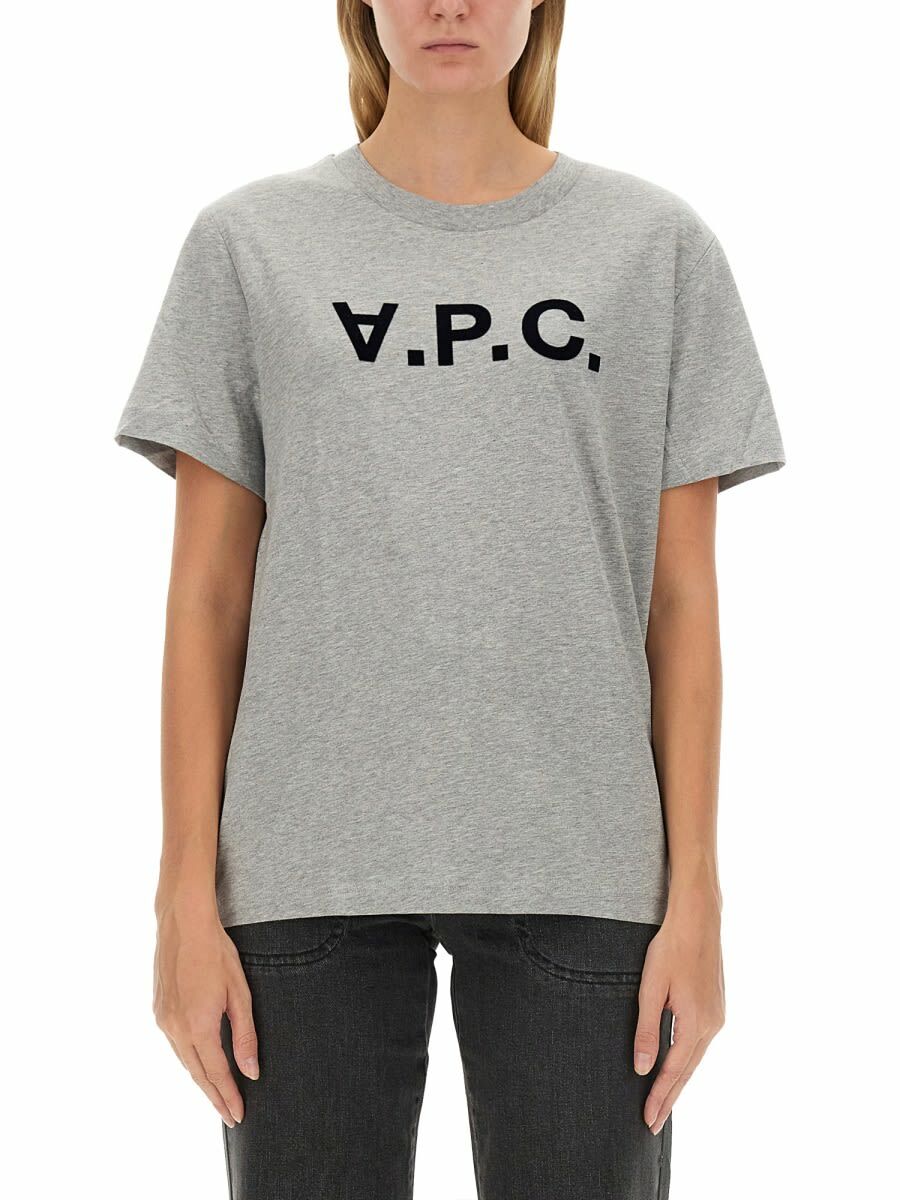 【送料&関税込】A.P.C. Boxy Micro Logo Cotton Crew-neck Swea A.P.C. Boxy Micro Logo Cotton Crew-neck Sweatshirt A.P.C.