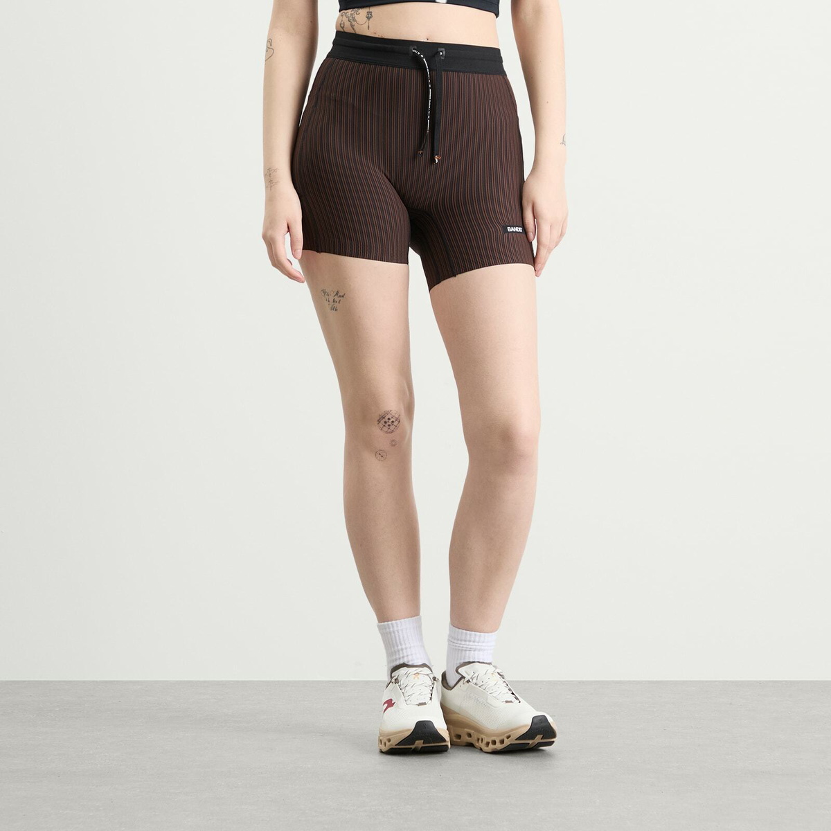 Bandit Women's Variegated Striped Cadence™ 5” Compression Short in Cacao/Bandit Black