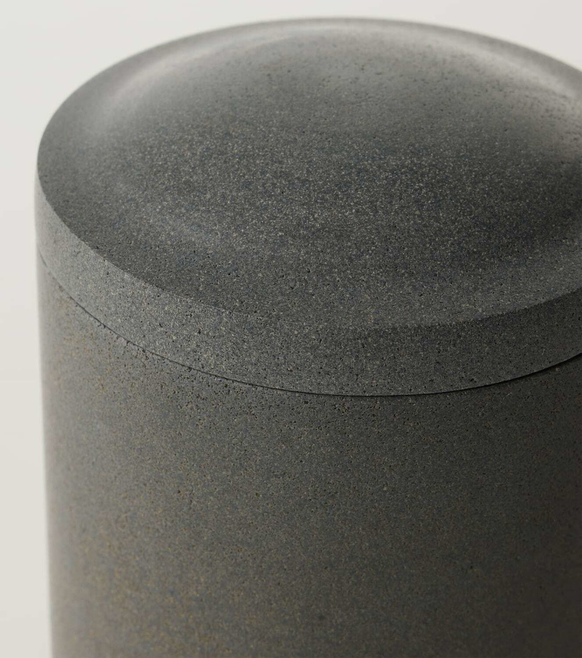 Louise Roe Gallery Object 01 stoneware container