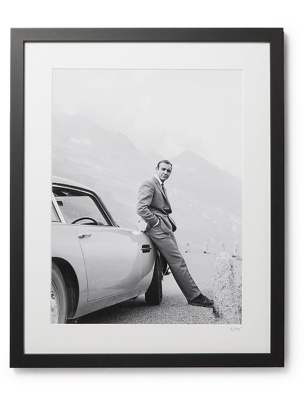 Photo: Sonic Editions - Framed 1964 Sean Connery in James Bond Print, 16&quot; x 20&quot;