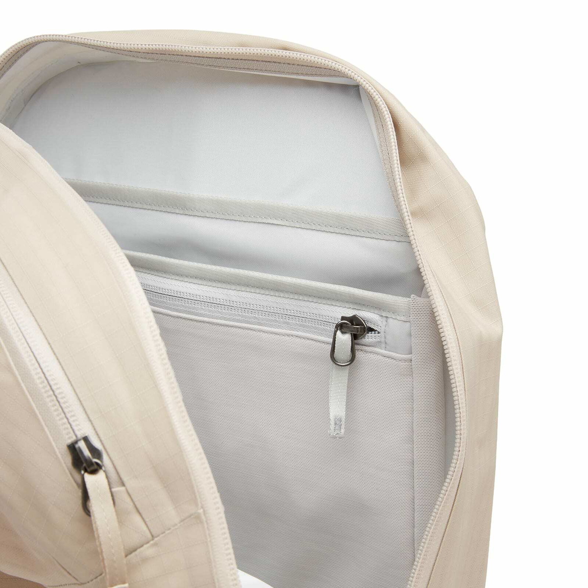 Arc'teryx バックパック Rune 16L Granville 16 Backpack | Arc'teryx United States