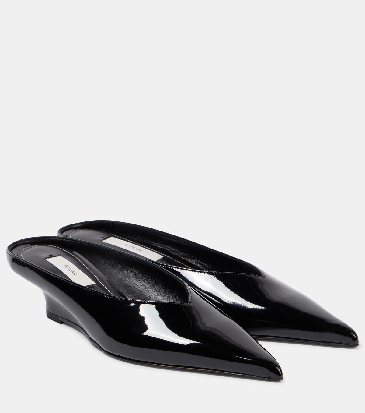 TOTEME ヒール Toteme Sharp patent leather wedge mules Toteme