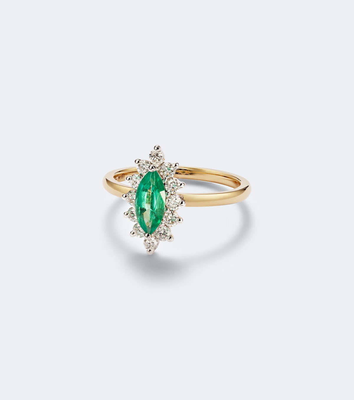 Yvonne Léon Pompadour 18kt gold ring with emerald and diamonds