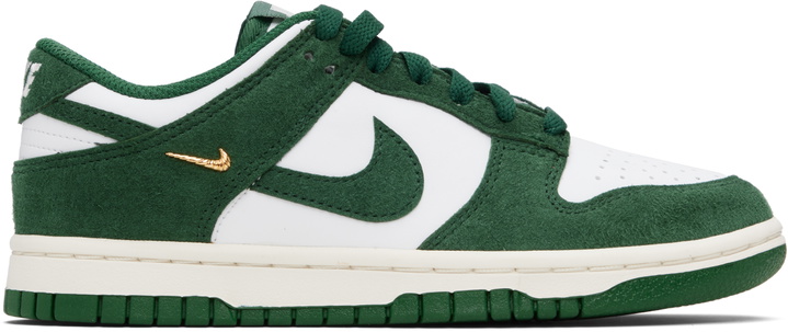 Photo: Nike White & Green Dunk Low Sneakers