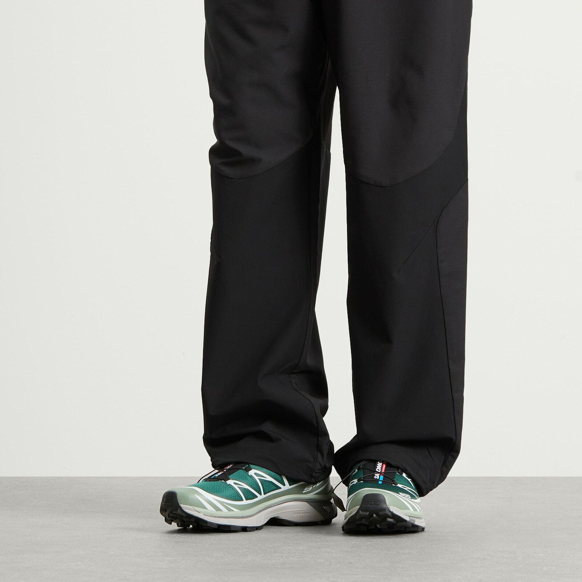 Salomon XT-6 Sneaker in Bistro Green/Green Milieu/Black