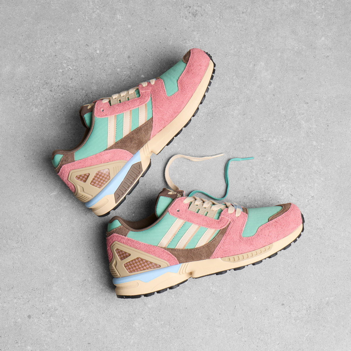 Adidas Men's ZX 8000 Sneaker in St Fade Ocean/Sand Strata/Wonder