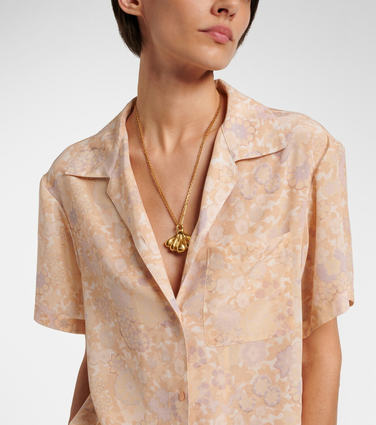 Chloé Shell pendant necklace