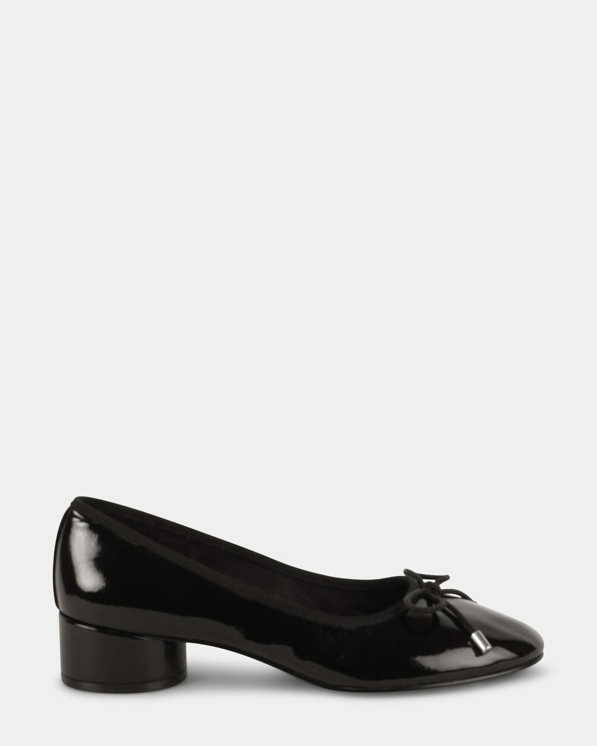 Steve Madden Chayse Flats in Black Patent