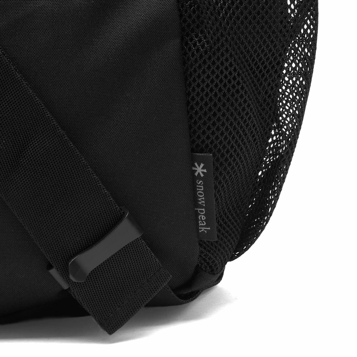 Snow Peak Men's Everyday Use Middle Shoulder Bag in Black 