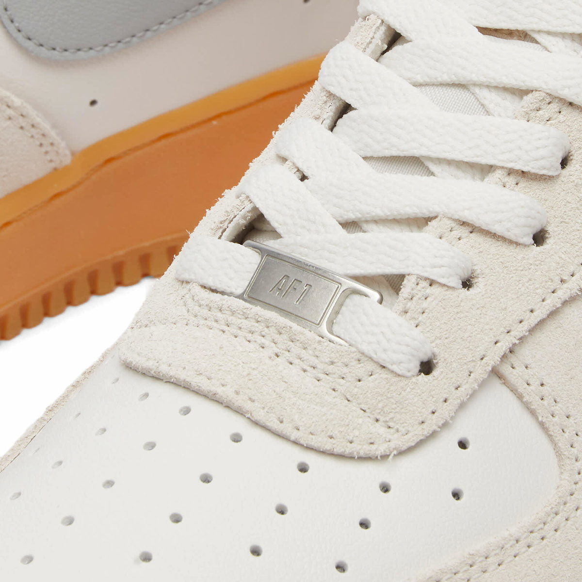 【NIKE】AIR FORCE 1 07 LV8 ESS / Phantom Light Smoke Gum Nike Air Force 1 '07 LV8 (Phantom/Gum Yellow/Summit White