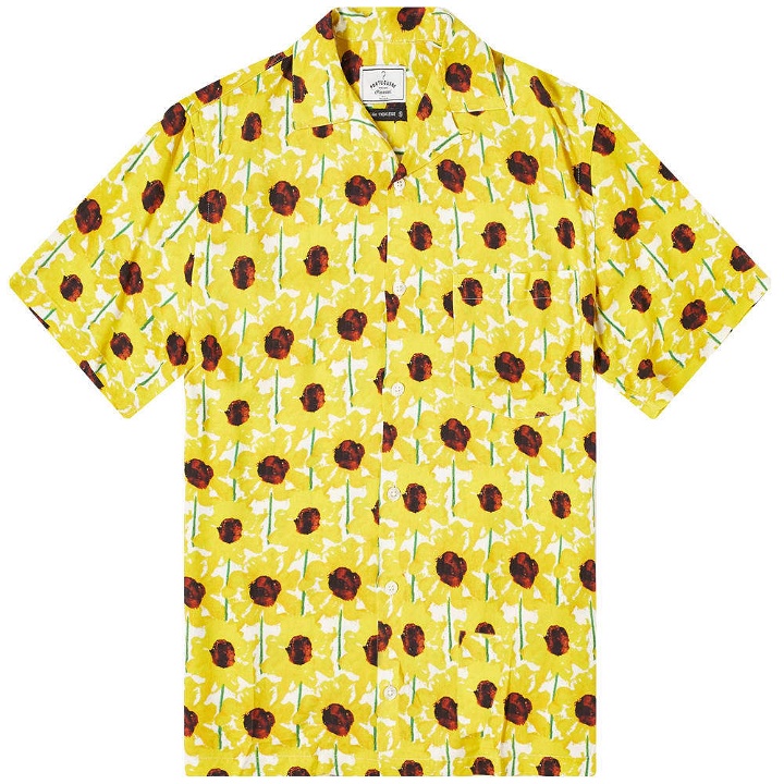 Photo: Portuguese Flannel Daisy Vacation Shirt