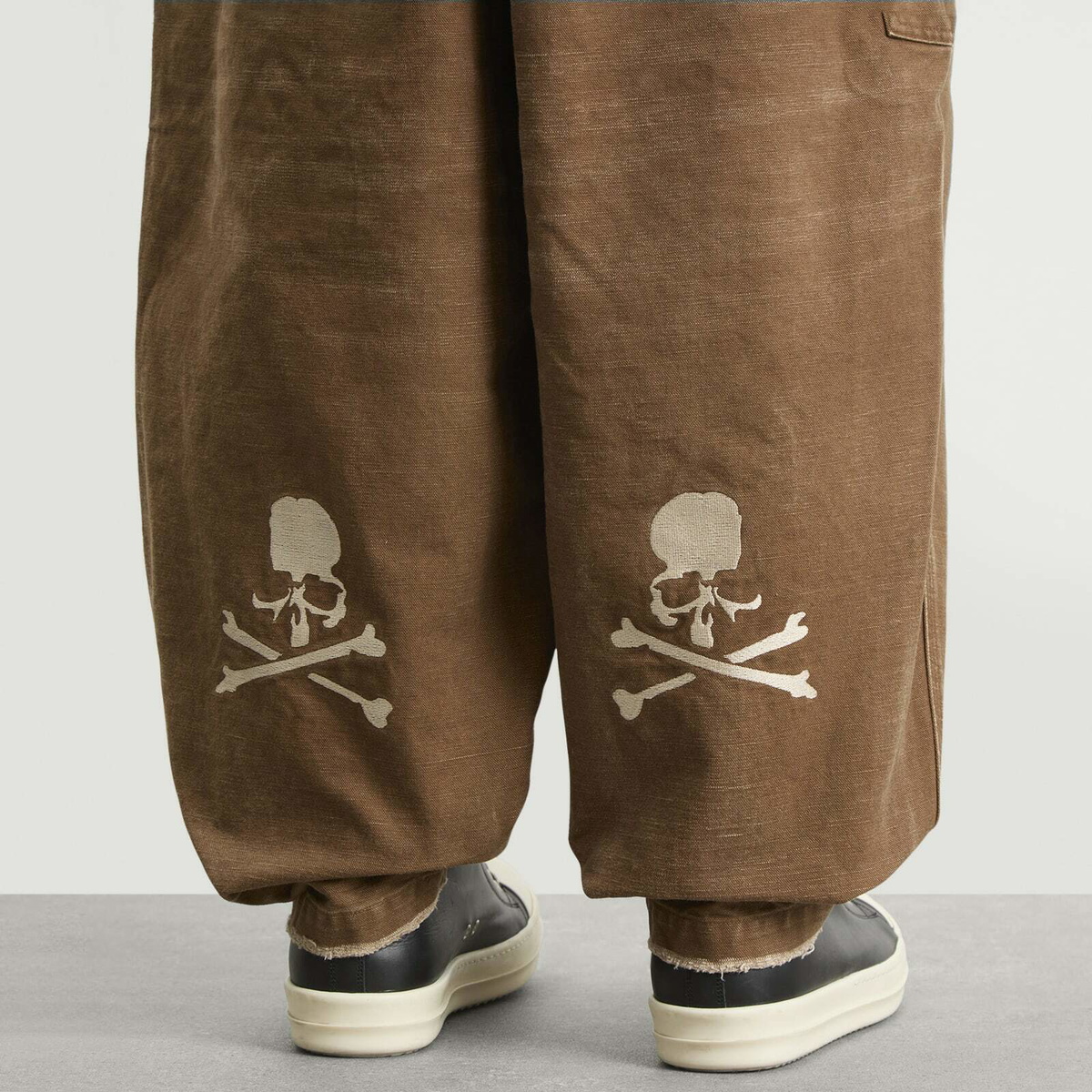 MASTERMIND WORLD Men's Wide Fit Duck Painter Pants in Dark Brown