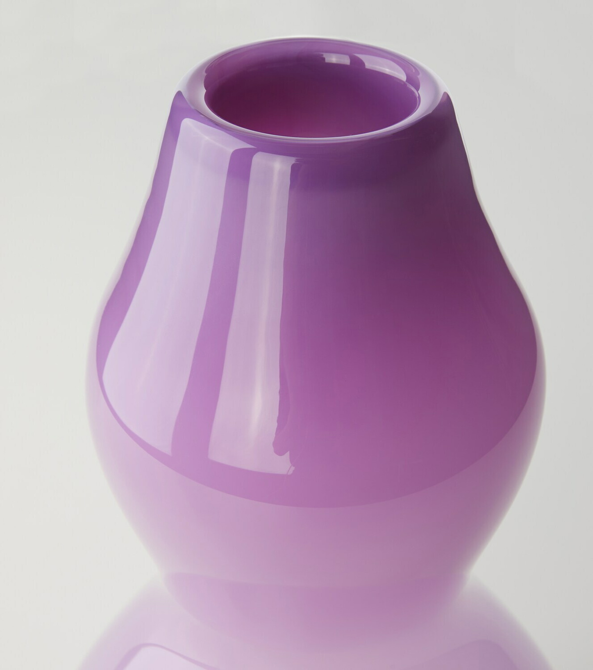 Alexa Lixfeld Spin glass vase