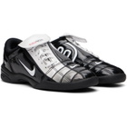 Nike Black & White Total 90 SE Sneakers