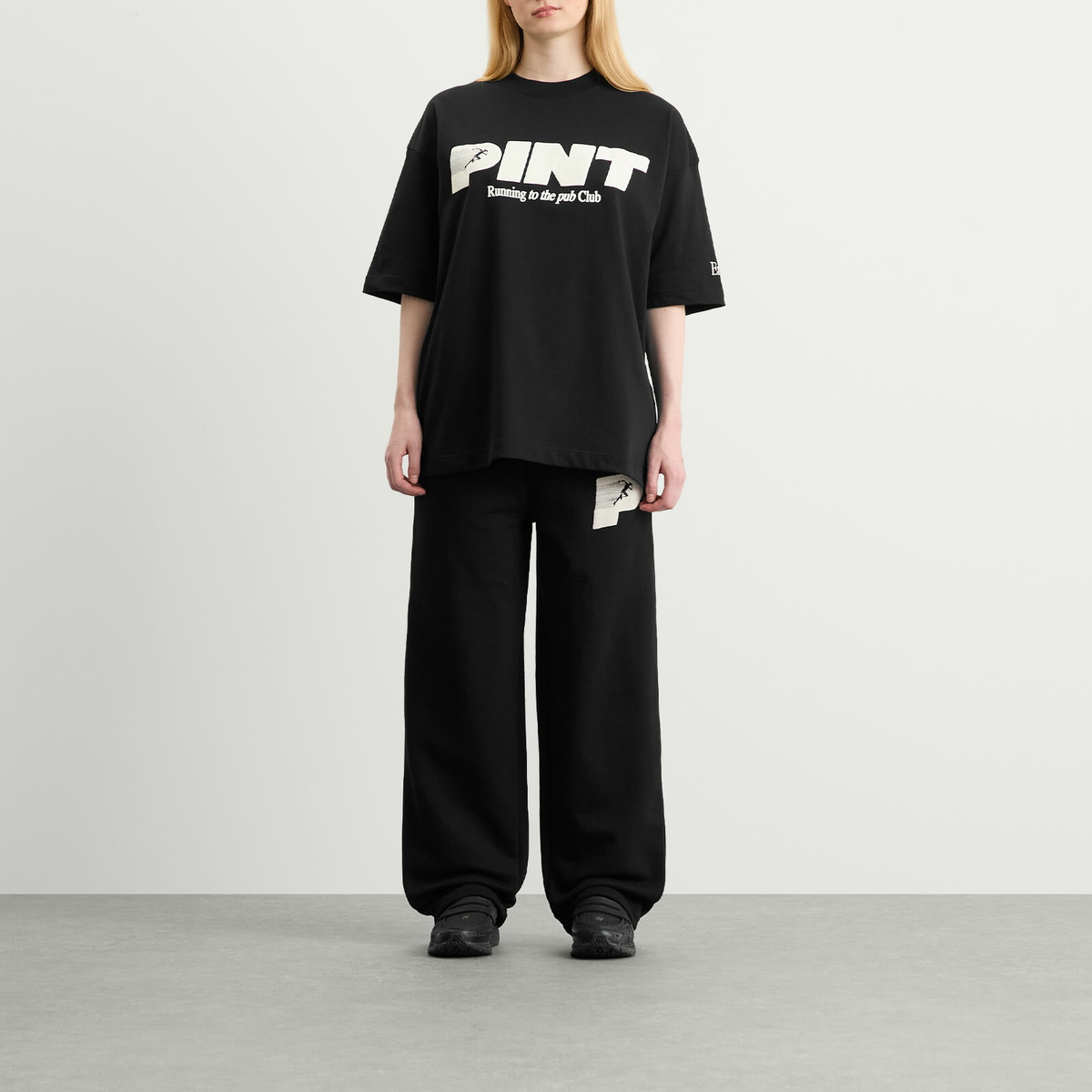 END. Pint Club Straight Leg Sweatpant in Washed Black