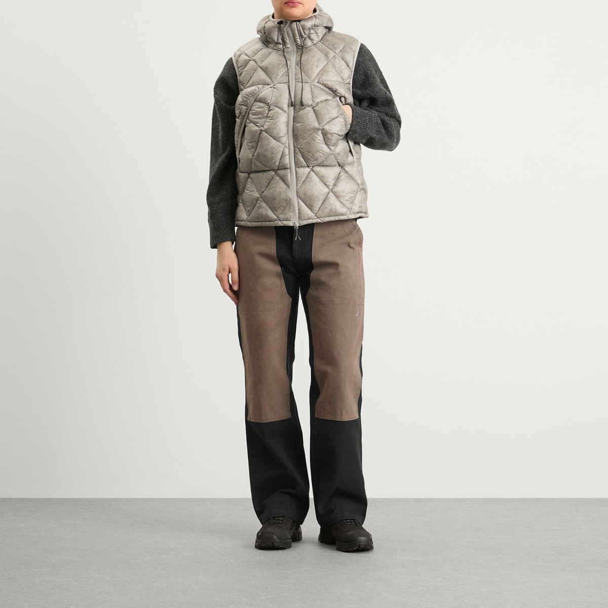 ROA Men's Nuna 800 Fill Power Hooded Down Vest in Light Grey