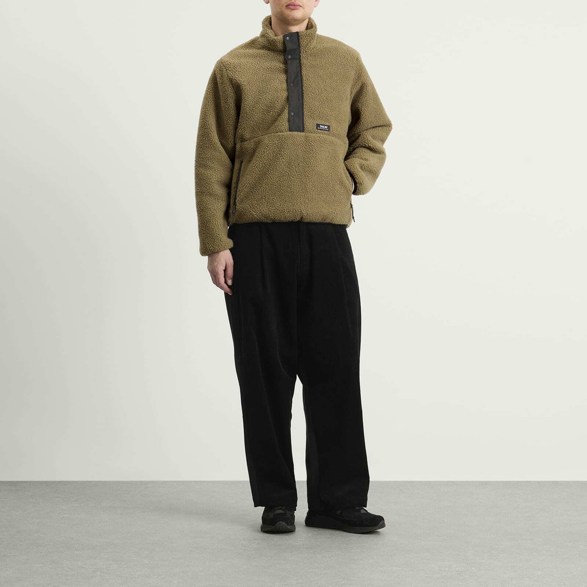 Taion Men's Pull Over Boa Fleece Jacket in Dark Beige/Black