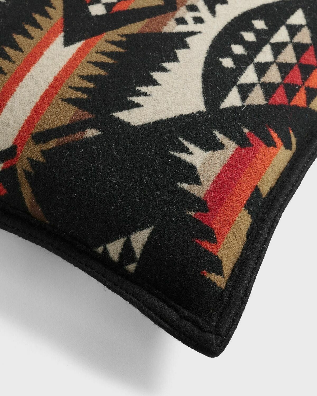 Pendleton JACQUARD PILLOW 16X16 Black Mens Home deco